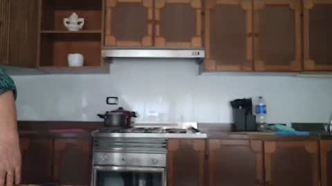 Mary online show from December 16, 9:47 am