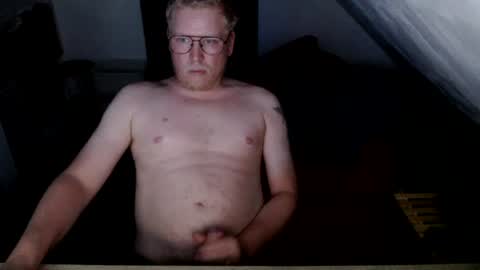 Snapshot of pussylovercb chatting on June 19, 10:35 pm pussylovercb online show from June 19, 10:35 pm
