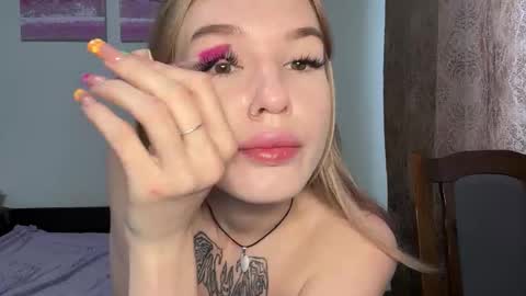 Snapshot of pussymoneywet chatting on September 15, 6:02 am Lina online show from September 15, 6:02 am