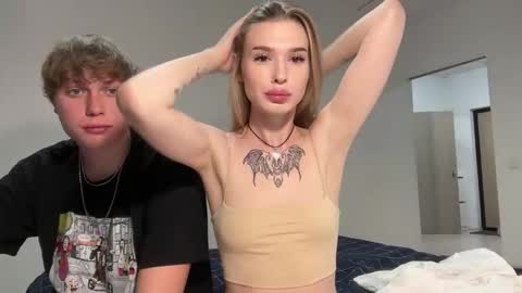 Snapshot of pussymoneywet chatting on September 29, 7:51 pm Lina online show from September 29, 7:51 pm