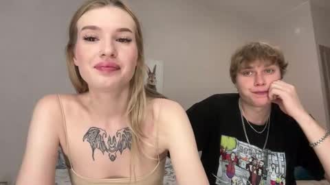 Snapshot of pussymoneywet chatting on October 2, 7:10 pm Lina online show from October 2, 7:10 pm