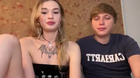 Snapshot of pussymoneywet chatting on October 6, 11:24 pm Lina online show from October 6, 11:24 pm