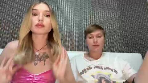 Snapshot of pussymoneywet chatting on October 22, 11:32 am Lina online show from October 22, 11:32 am