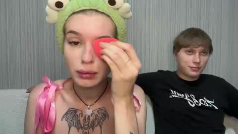 Snapshot of pussymoneywet chatting on November 24, 5:01 pm Lina online show from November 24, 5:01 pm