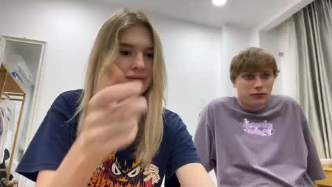 Snapshot of pussymoneywet chatting on November 30, 6:34 pm Lina online show from November 30, 6:34 pm