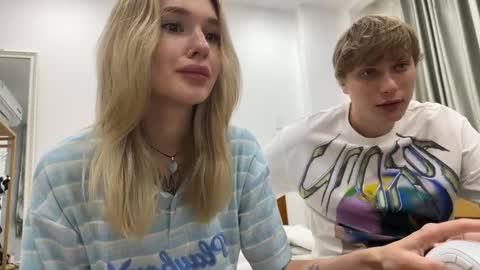 Snapshot of pussymoneywet chatting on December 1, 7:41 pm Lina online show from December 1, 7:41 pm