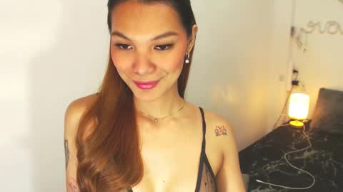 Snapshot of pussywetandwild chatting on December 17, 9:16 pm LHARA online show from December 17, 9:16 pm