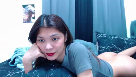 Snapshot of pussywetandwild chatting on November 17, 10:43 am LHARA online show from November 17, 10:43 am