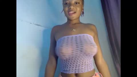 Snapshot of pussyxwetx chatting on December 17, 8:53 am pussyxwetx online show from December 17, 8:53 am