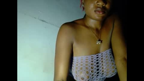 Snapshot of pussyxwetx chatting on December 23, 12:52 am pussyxwetx online show from December 23, 12:52 am