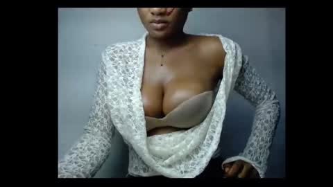 Snapshot of pussyxwetx chatting on February 1, 10:25 am pussyxwetx online show from February 1, 10:25 am