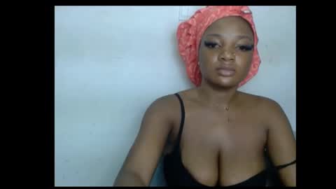 Snapshot of pussyxwetx chatting on June 5, 8:31 am pussyxwetx online show from June 5, 8:31 am