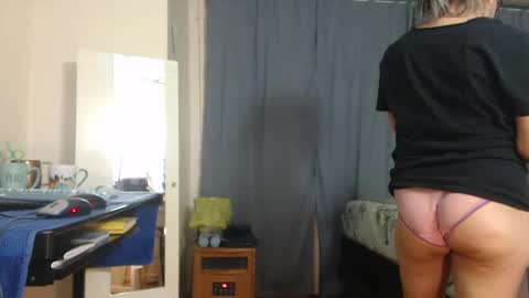 putiputi4u online show from April 13, 3:34 am