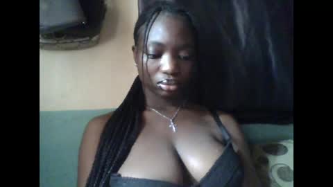 Snapshot of pweedy_ora chatting on April 26, 9:40 am ora online show from April 26, 9:40 am