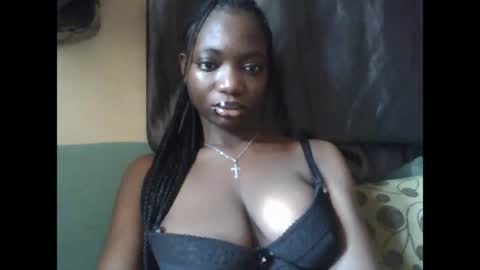 Snapshot of pweedy_ora chatting on May 3, 9:15 am ora online show from May 3, 9:15 am