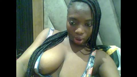 Snapshot of pweedy_ora chatting on May 11, 11:24 pm ora online show from May 11, 11:24 pm