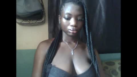Snapshot of pweedy_ora chatting on June 7, 10:41 am ora online show from June 7, 10:41 am