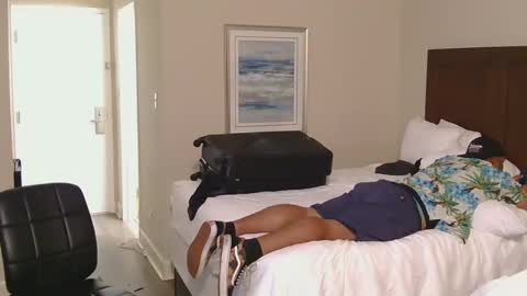 Snapshot of pwnst3rz chatting on December 3, 2:47 am pwnst3rz online show from December 3, 2:47 am