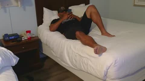 Snapshot of pwnst3rz chatting on December 20, 2:27 pm pwnst3rz online show from December 20, 2:27 pm