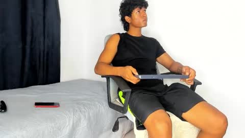 Snapshot of pyke_cum chatting on January 8, 4:55 am pyke_cum online show from January 8, 4:55 am