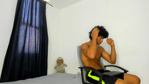 Snapshot of pyke_cum chatting on January 8, 6:09 pm pyke_cum online show from January 8, 6:09 pm