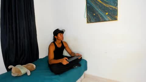 Snapshot of pyke_cum chatting on January 18, 4:37 am pyke_cum online show from January 18, 4:37 am