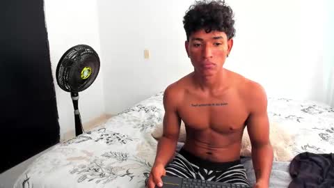 Snapshot of pyke_cum chatting on February 12, 1:48 pm pyke_cum online show from February 12, 1:48 pm