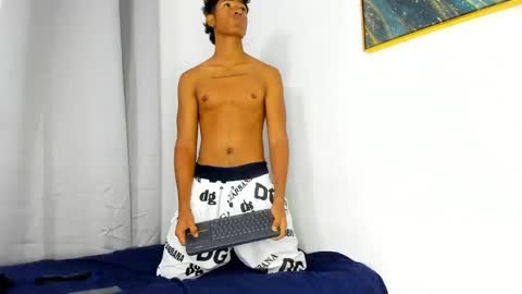 Snapshot of pyke_cum chatting on February 16, 8:21 am pyke_cum online show from February 16, 8:21 am