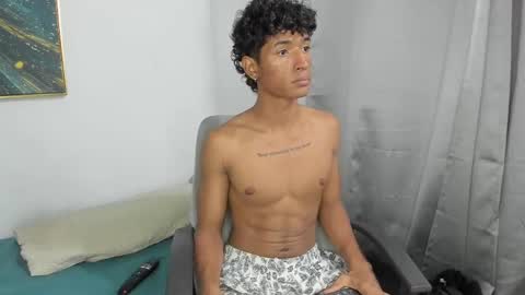 Snapshot of pyke_cum chatting on March 5, 1:21 am pyke_cum online show from March 5, 1:21 am