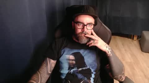 Snapshot of pyroxen chatting on October 7, 9:23 pm Yog Sothoth online show from October 7, 9:23 pm