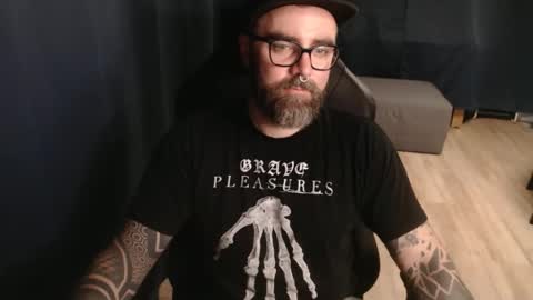 Snapshot of pyroxen chatting on October 8, 8:50 pm Yog Sothoth online show from October 8, 8:50 pm