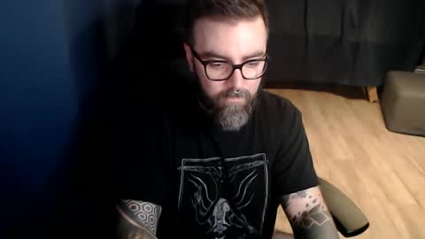 Snapshot of pyroxen chatting on October 18, 9:15 pm Yog Sothoth online show from October 18, 9:15 pm