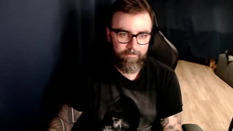 Snapshot of pyroxen chatting on November 1, 9:50 pm Yog Sothoth online show from November 1, 9:50 pm