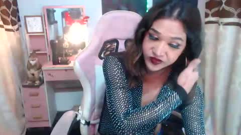 Queen Agatha online show from October 6, 3:42 pm