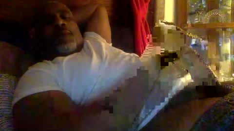 Snapshot of q35555 chatting on December 15, 4:28 am danniboy69 online show from December 15, 4:28 am