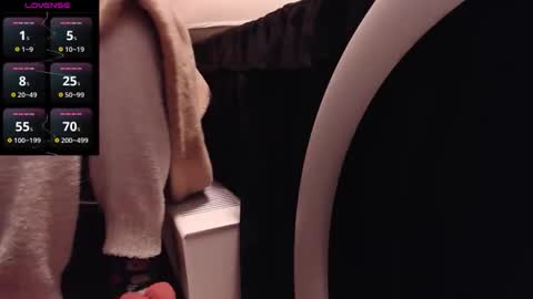 qianqian_ online show from December 20, 9:38 am