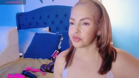 Queen And King online show from February 11, 4:02 pm