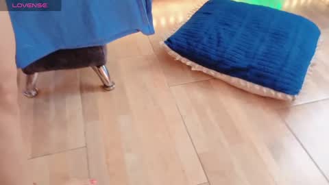 Snapshot of qu33nandh3rk1ng chatting on February 11, 7:05 pm Queen And King online show from February 11, 7:05 pm