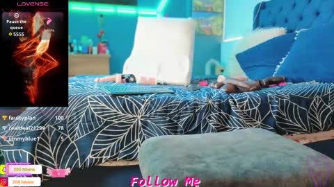 Snapshot of qu33nandh3rk1ng chatting on March 11, 7:58 pm Queen And King online show from March 11, 7:58 pm