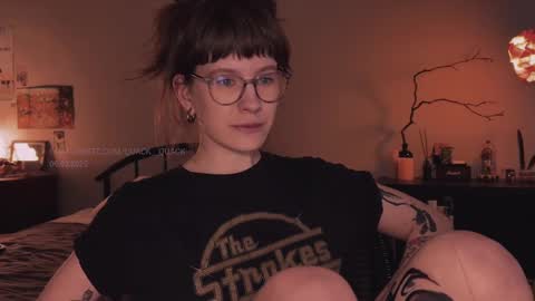    online show from March 6, 3:24 pm