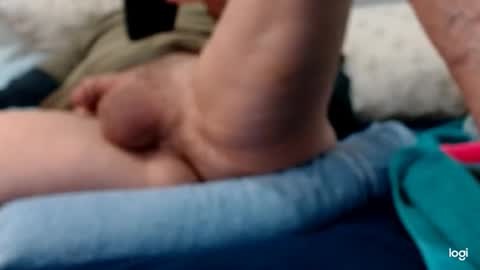 Snapshot of quay17 chatting on December 4, 9:51 am Quay17 online show from December 4, 9:51 am