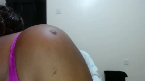 emmie online show from April 14, 1:00 am