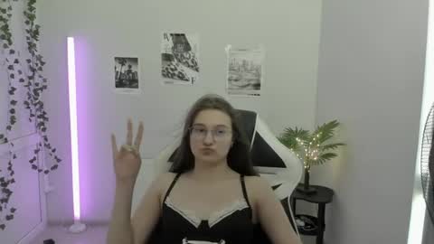 Amelie online show from June 30, 9:21 am