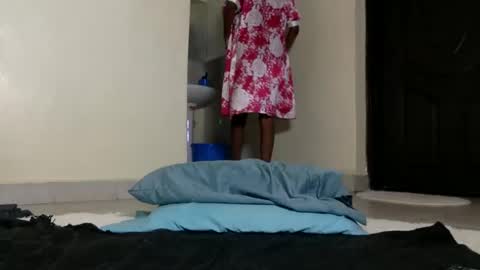 Snapshot of queen_asha chatting on December 14, 12:22 am queen_asha online show from December 14, 12:22 am