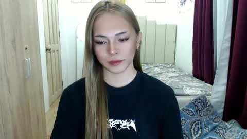 shawny online show from March 25, 2:06 am