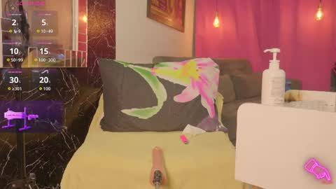 queen_kamil online show from July 11, 4:04 am
