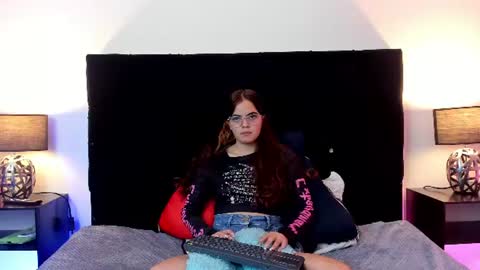 Snapshot of queen_misy chatting on June 29, 9:26 pm queen_misy online show from June 29, 9:26 pm