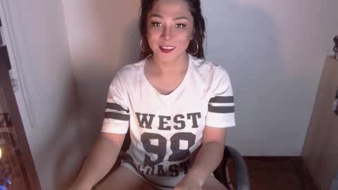 Snapshot of queen_of_all_queens chatting on December 15, 11:25 am samantha online show from December 15, 11:25 am