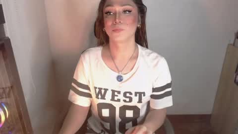 Snapshot of queen_of_all_queens chatting on May 8, 10:42 am samantha online show from May 8, 10:42 am