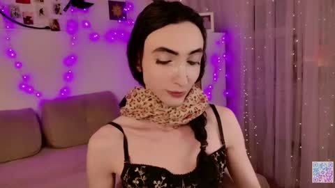 Snapshot of queen_of_tease chatting on May 10, 2:28 am queen_of_tease online show from May 10, 2:28 am